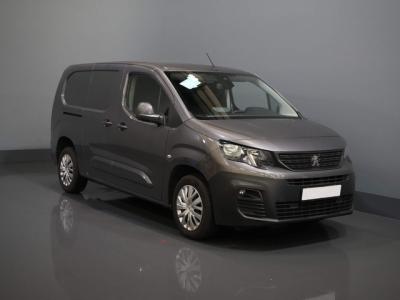 Financial Lease Peugeot Partner 1.5 HDI 130 pk Aut. L2 BPM VRIJ! Ready2Go 3 Pers.