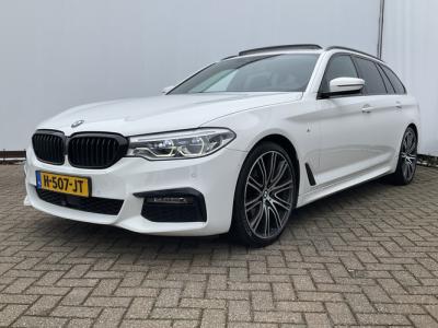 Financial Leas BMW 5 Serie Touring 520i M-Sport High Executive HUD Dak Leer Trekhaak Edition M-pakket