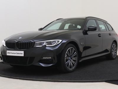 Financial Lease BMW 3 Serie Touring 330e High Executive M-Sport Automaat