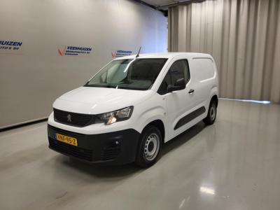 Financial Lease Peugeot Partner 1.2PureTech 111pk Benzine!