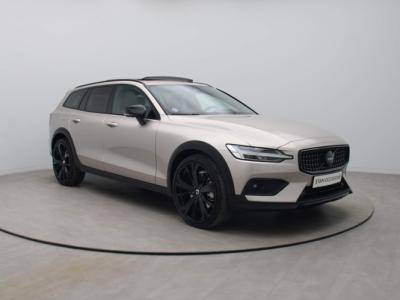 Financial Lease Volvo V60 Cross Country 250pk B5 AWD Ultimate AUTOMAAT