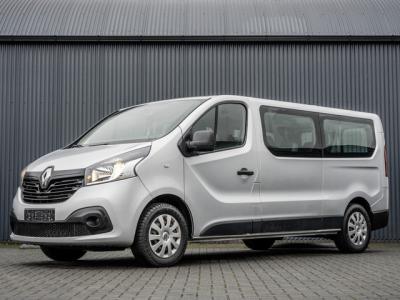 Financial Leas Renault Trafic Passenger