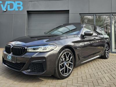Financial Leas BMW 5 Serie Touring 530E M-Sport HEADUP PANO MEMORY BOMVOL!
