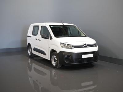 Financial Leas Citroën Berlingo 1.2 PureTech 110 pk BPM VRIJ! BENZINE