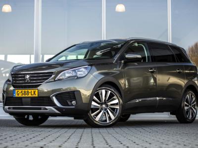 Financial Leas Peugeot 5008 1.2 PureTech Blue Lease Premium