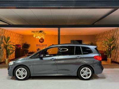 Financial Lease BMW 2 Serie Gran Tourer 218i M Sport Garantie Trekhaak Pano Head-up Camera Navi StoelVW Sfeer Cruise Clima Elekachterklep Rijklaar