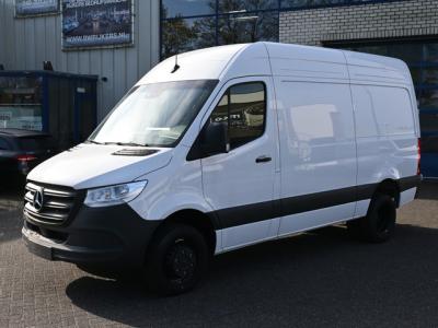 Financial Leas Mercedes-Benz Sprinter 519 CDI L2H2 RWD