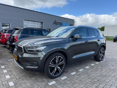 Financial Leas Volvo XC40 2.0 T4 Inscription Panoramadak Camera Carplay All season banden Trekhaak