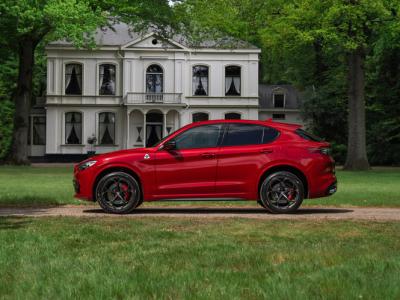 Financial Leas Alfa Romeo Stelvio 2.9 V6 AWD Quadrifoglio