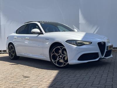 Financial Leas Alfa Romeo Giulia 2.0 T 281pk Veloce AWD Q4 Pano.dak Carplay