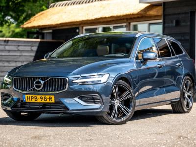 Financial Leas Volvo V60 2.0 T6 Recharge AWD Inscription Expression Panoramadak I Trekhaak I Adap Cruise I Harman Kardon I Stuurverwarming I 19"