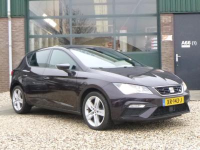 Financial Leas SEAT Leon 1.0 TSI FR Business Intense PANO DIGI KLOK TREKHAAK