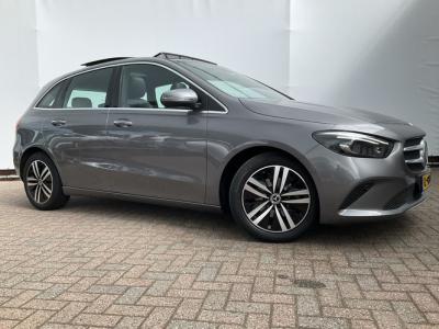 Financial Leas Mercedes-Benz B-Klasse 180 Business Solution Luxury Automaat Pano Leder Adap.Cruise Vol Opties!