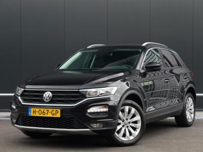 Financial Leas Volkswagen T-Roc 1.0 TSI Style Business Navi Clima CarPlay ACC Getint glas 17-Inch Nl-Auto NAP!