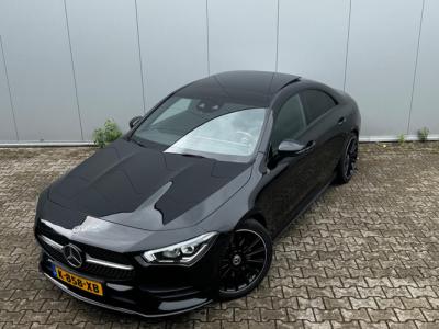 Financial Lease Mercedes-Benz CLA-Klasse CLA 220 PREMIUM PLUS AMG PANORAMA SFEERVERLICHTING AMBIANCE VERLICHTING COMPLEET ONDERHOUD