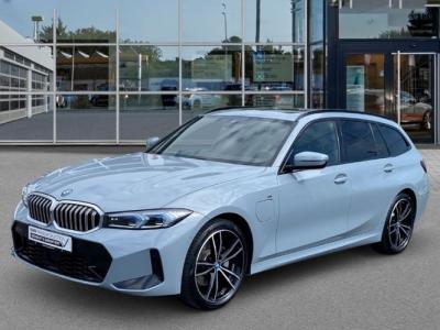 Financial Lease BMW 3 Serie Touring 330e M-SPORT LED