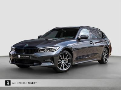 Financial Leas BMW 3 Serie Touring 330e xDrive - TREKHAAK - 360 CAMERA - DEALER ONDERHOUDEN - LED - HOUTINLEG - SFEERVERLICHTING