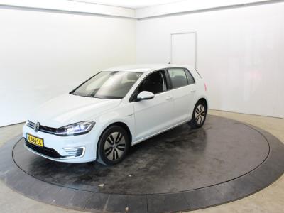 Financial Leas Volkswagen e-Golf E-DITION Warmtepomp CCS Lader SOH 100% Camera Stoelverwarming Adaptive Cruise Apple Carplay Android Navi Climatronic