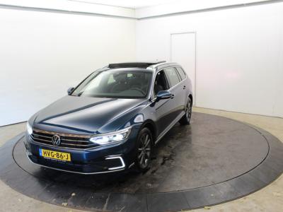 Financial Leas Volkswagen Passat GTE ELTrekh+aklep zwarte hemel vol leder Virtual Disc Pro Navi Panodak