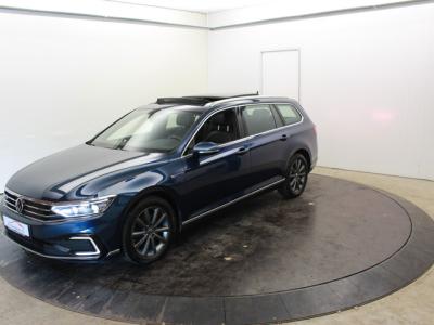 Financial Lease Volkswagen Passat GTE eLTrekh+aklep zwarte hemel vol leder Virtual Disc Pro Navi Panodak