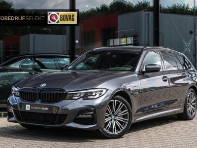 Financial Leas BMW 3 Serie Touring 330e - M-SPORT - CARPLAY - SFEERVERLICHTING