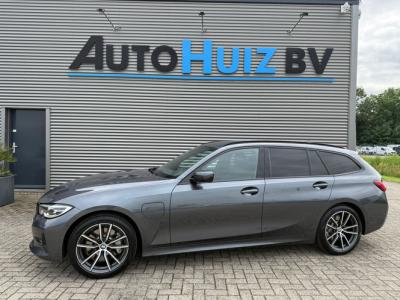 Financial Lease BMW 3 Serie Touring 330e Executive Sport Line 18 inch Achteruitrijcamera Keyless Entry HiFi Pakket DAB Stoelverwarming LED