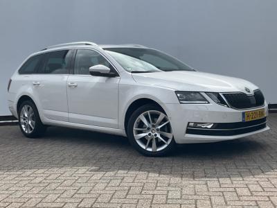 Financial Leas Škoda Octavia Combi 1.5 TSI 150pk Automaat Trekhaak Carplay Stoelverw Cruise NL-Auto!