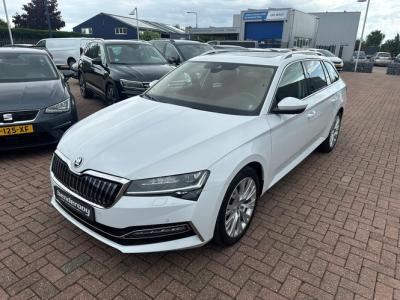 Financial Lease Škoda Superb Combi 1.4 TSI iV 218pk Style