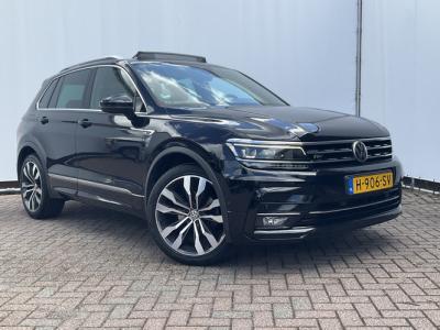 Financial Leas Volkswagen Tiguan 1.5 TSI ACT R-line Automaat Pano.dak Trekhaak Stoelverw+Massage Keyless Vol opties!