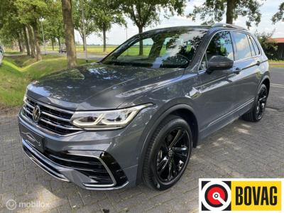 Financial Leas Volkswagen Tiguan 1.4 TSI eHybrid R-Line I Camera I Trekhaak