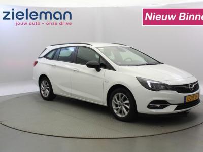 Financial Leas Opel Astra 1.2 Edition Sports Tourer - Cruise
