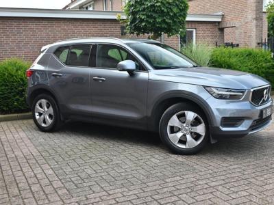 Financial Leas Volvo XC40 2.0 T4 Momentum 190 PK Trekhaak Leder Camera Harman Kardon LED 18''