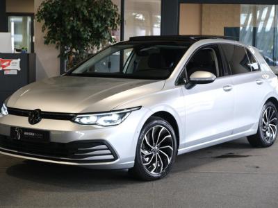 Financial Leas Volkswagen Golf 1.5 eTSI Style DSG Pano Trek Navi Led Cam Pdc Acc Climate