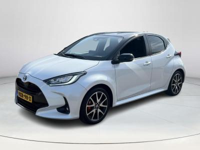 Financial Lease Toyota Yaris 1.5 Hybrid Executive Bi-tone