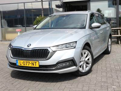 Financial Leas Škoda Octavia Combi 1.0 e-TSI Business Edition DAB NAVI CLIMA CUISE
