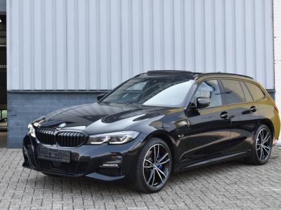 Financial Leas BMW 3 Serie Touring 330e xDrive M-Sport 292 Pk Pano Head-Up