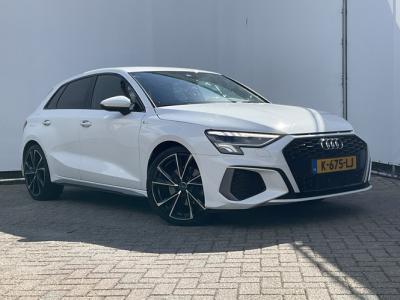 Financial Leas Audi A3 Sportback 30 TFSI S edition Carplay Trekhaak Uitstraling