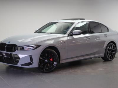 Financial Leas BMW 3 Serie 330e High Executive M Sport Automaat