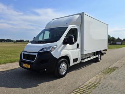 Financial Leas Peugeot Boxer 435 2.2 BlueHDi Bakwagen + laadklep