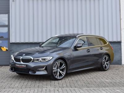 Financial Lease BMW 3 Serie Touring 330e xDrive 292 Pk Pano Navi Keyless Vol Leder Bruin