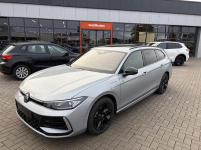 Financial Leas Volkswagen Passat Variant 1.5 eHybrid 272 Pk Automaat R-Line Edition