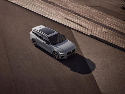 Financial Lease Volvo V60 T8 Plug-in hybrid AWD Plus Perform. Ed. Dark