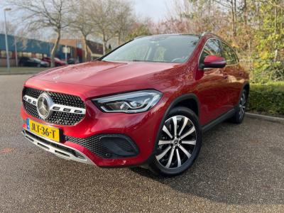 Financial Lease Mercedes-Benz GLA 250 e Progressive I Panorama Dak I Sfeerverlichting I Apple Carplay