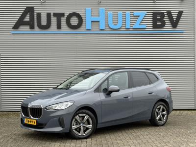 Financial Lease BMW 2 Serie Active Tourer 218i Trekhaak Panoramadak Stuurwielverwarming Stoelverwarming LED Achteruitrijcamera Keyless Entry Carplay
