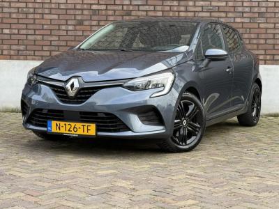 Financial Leas Renault Clio 1.6 E-Tech Hybrid 140