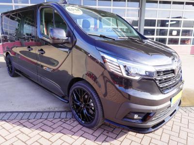 Financial Leas Renault Trafic 2.0 Bleu dCi 170PK L2H1 Red Edition DubbelCabine Automaat 20"LM velgen