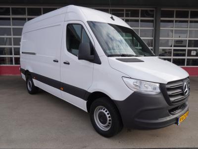 Financial Leas Mercedes-Benz Sprinter 317 170pk CDI L2H2