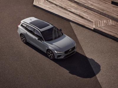 Financial Leas Volvo V60 T8 Plug-in hybrid AWD Ultra Perf. Ed. Dark