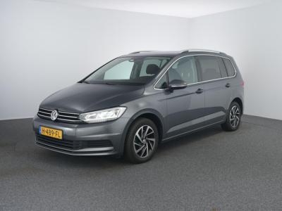 Financial Leas Volkswagen Touran 1.5 TSI Highline Business R 7p