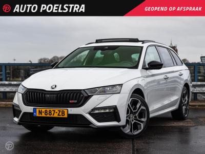 Financial Lease Škoda Octavia Combi 1.4 TSI RS iV PHEV Business 245 PK Panoramadak Matrix LED Camera Sfeerverlichting Stoelverwarming 19"